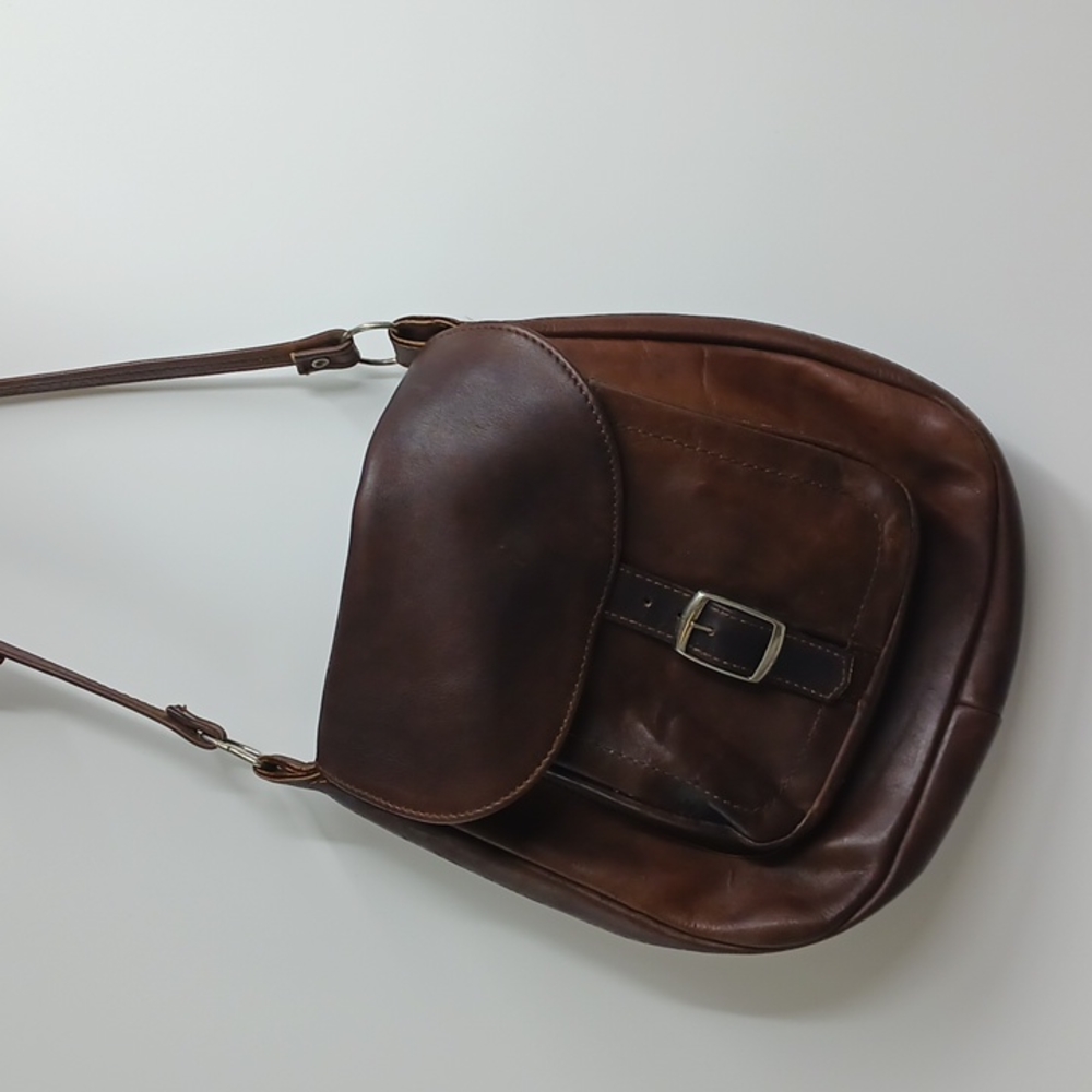Unbranded thick brown leather bag-appr. 12 x 12 x 2 1/2 inches